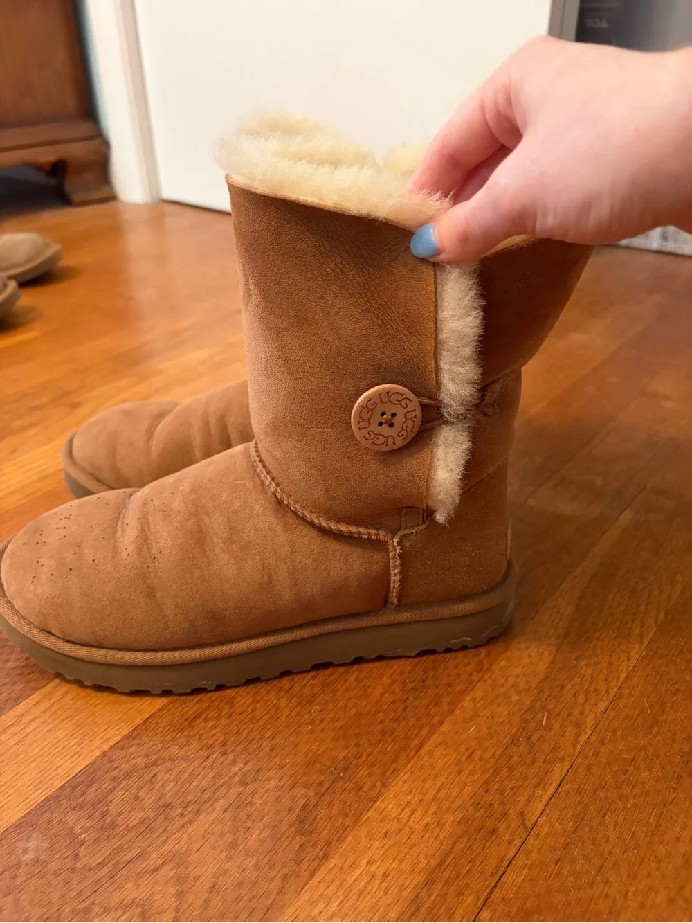 UGG Chestnut Shearling Button Short Winter Boots